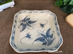 Đĩa vuông lượn men rạn cổ họa tiết chuồn khoai, 20cm