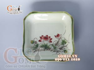 Đĩa vuông lượn thành cao men vuốt vẽ sen 20cm .