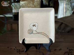 Đĩa vuông men kem tấm vẽ Bạch Liên, đường kính 20cm