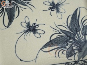 Đĩa vuông men rạn cổ họa tiết chuồn khoai 20cm