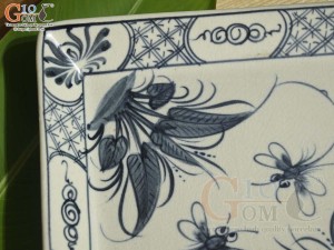 Đĩa vuông men rạn cổ họa tiết chuồn khoai 20cm