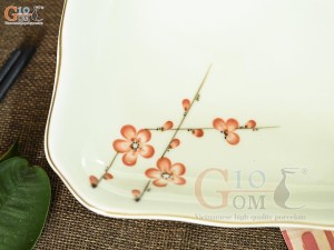 Đĩa vuông sâu lòng men kem vẽ hoa Đào đỏ, 18cm