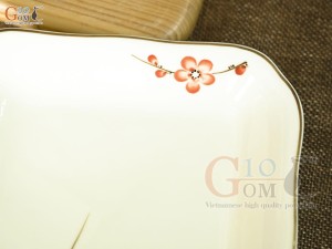 Đĩa vuông sâu lòng men kem vẽ hoa Đào đỏ, 18cm