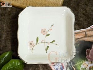 Đĩa vuông sâu lòng men kem vẽ hoa Đào hồng, 18cm