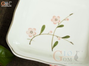 Đĩa vuông sâu lòng men kem vẽ hoa Đào hồng, 18cm