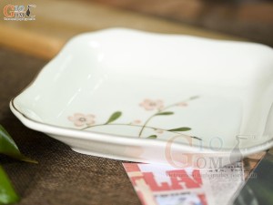 Đĩa vuông sâu lòng men kem vẽ hoa Đào hồng, 18cm