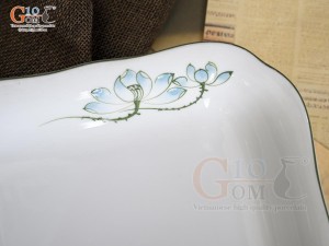 Đĩa vuông sâu lòng men trắng vẽ hoa Sen xanh, 20cm