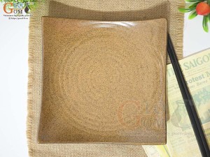 Đĩa vuông vênh men gốm vàng, kích thước 21x21cm