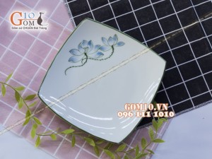 Đĩa vuông vênh men kem vẽ sen xanh, cạnh 20cm