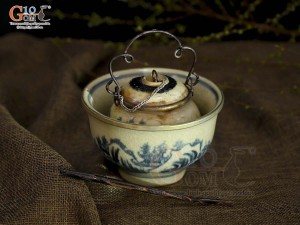 Điếu bát chân thon men rạn cổ họa tiết Sơn Thủy, đường kính 11cm