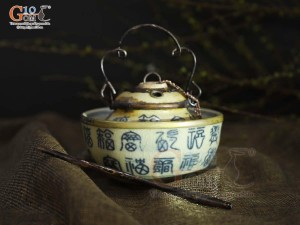 Điếu bát mini tròn men rạn cổ họa tiết chữ Thọ, đường kính 11cm