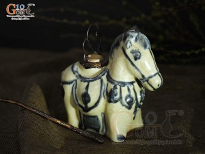 Điếu con giống dáng ngựa men rạn cổ, cao 12cm
