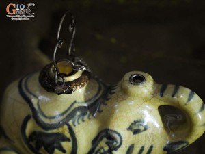 Điếu con giống dáng Voi men rạn cổ, cao 9cm