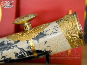 Điếu ngà men rạn cổ bọc đồng 36cm (Hộp xi lụa cao cấp)