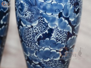 Đôi chóe cao men lam cổ vẽ Long Ẩn, cao 36cm