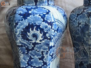 Đôi chóe lục giác men lam cổ vẽ Long ẩn nền băng, cao 41cm