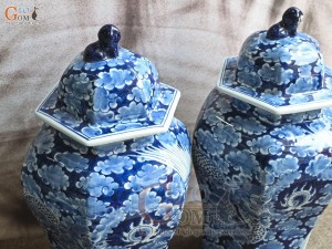 Đôi chóe lục giác men lam cổ vẽ Long ẩn nền băng, cao 41cm