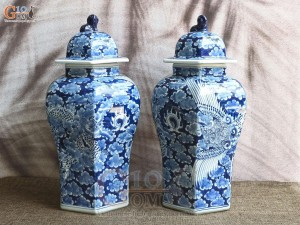 Đôi chóe lục giác men lam cổ vẽ Long ẩn nền băng, cao 41cm