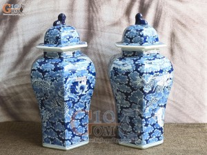 Đôi chóe lục giác men lam cổ vẽ Long ẩn nền băng, cao 41cm