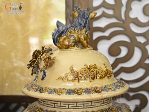 Đôi chóe men hoàng tộc đắp nổi Công Đào Tài Lộc, 50L