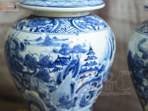 Đôi chóe men lam cổ vẽ cảnh Sơn Thủy, cao 30cm