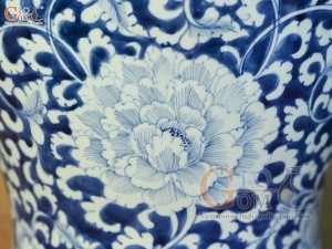 Đôi chóe men lam cổ vẽ hoa dây nền băng, 15L