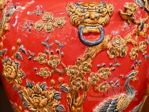 Đôi chóe men màu đắp nổi Công Đào Tài Lộc nền đỏ, 50L