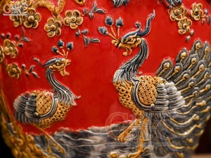 Đôi chóe men màu đắp nổi Công Đào Tài Lộc nền đỏ, 50L