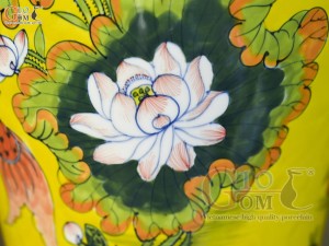 Đôi chóe men màu vẽ Chép Sen Tài Lộc, 30L