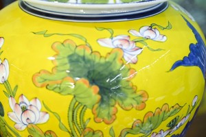 Đôi chóe men màu vẽ Chép Sen Tài Lộc, 30L