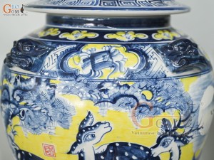 Đôi chóe men màu vẽ Tùng Lộc tràm cổ nền vàng, 30L