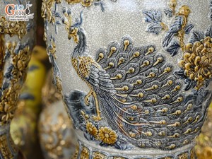 Đôi chóe men rạn đắp nổi Công Đào Phú Quý, 30L