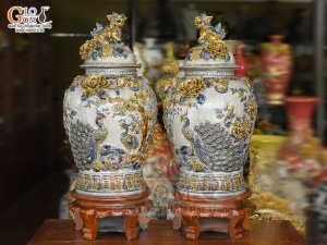 Đôi chóe men rạn đắp nổi Công Đào Phú Quý, 30L