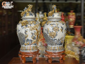 Đôi chóe men rạn đắp nổi Công Đào Phú Quý, 30L