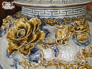 Đôi chóe men rạn đắp nổi Công Đào Phú Quý, 30L