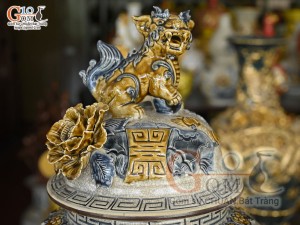 Đôi chóe men rạn đắp nổi Công Đào Phú Quý, 30L