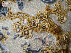 Đôi chóe men rạn đắp nổi Công Đào Phú Quý, 30L