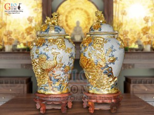 Đôi chóe men rạn đắp nổi Công Đào Phú Quý dát vàng 24k, 50L