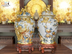 Đôi chóe men rạn đắp nổi Công Đào Phú Quý dát vàng 24k, 50L