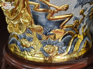 Đôi chóe men rạn đắp nổi Công Đào Phú Quý dát vàng 24k, 50L