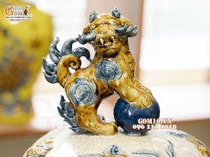 Đôi chóe men rạn đắp nổi Công Đào Phú Quý kênh, 50L