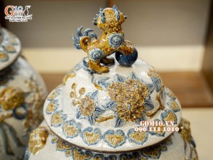 Đôi chóe men rạn đắp nổi Công Đào Phú Quý kênh, 50L