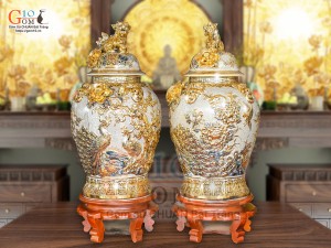 Đôi chóe men rạn đắp nổi Công Đào Phú Quý vẽ vàng 24k, 30L