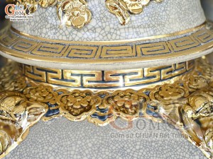 Đôi chóe men rạn đắp nổi Công Đào Phú Quý vẽ vàng 24k, 30L