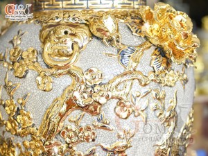 Đôi chóe men rạn đắp nổi Công Đào Phú Quý vẽ vàng 24k, 30L