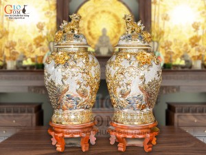 Đôi chóe men rạn đắp nổi Công Đào Phú Quý vẽ vàng 24k, 50L