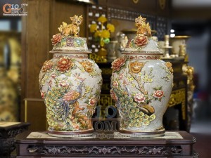 Đôi chóe men rạn đắp nổi Công Đào Phú Quý vân mây vẽ vàng 24k, 30L