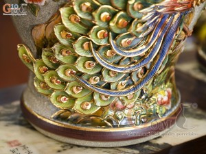 Đôi chóe men rạn đắp nổi Công Đào Phú Quý vân mây vẽ vàng 24k, 30L