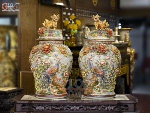 Đôi chóe men rạn đắp nổi Công Đào Phú Quý vân mây vẽ vàng 24k, 30L