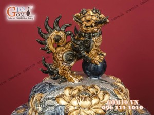 Đôi chóe men rạn đắp nổi hoa Sen cao cấp 20 Lít